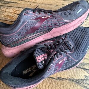 Brooks Adrenaline GTS 21 Women’s Shoes